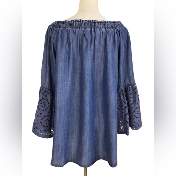 DG2 Diane Gilman Blue Cotton Off The Shoulder Embroidered Bell Sleeve TOP NWT - Picture 4 of 7